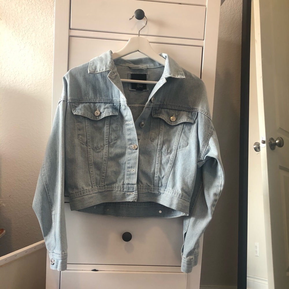 EUC Women’s forever 21 jacket Size Small